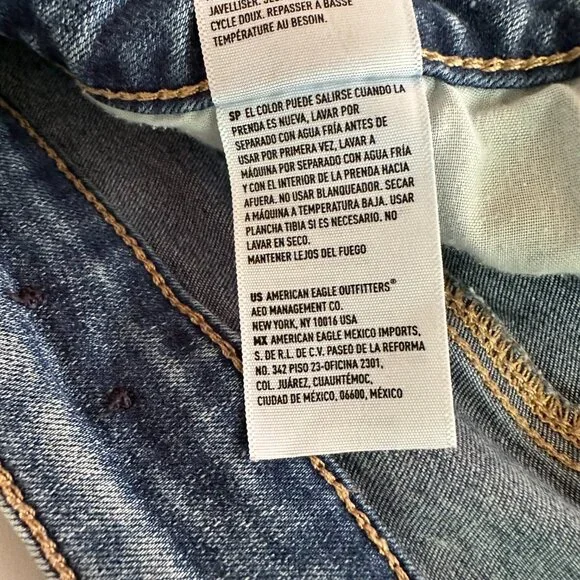 AMERICAN EAGLE DISTRESSED EXPOSED PINK POCKET SHORTIE JEAN SHORTS SIZE 14 - Picture 8 of 10